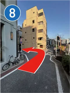 RIVERSIDE CLUB を左折します